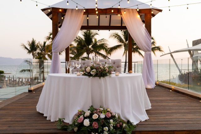 Sweetheart table on the Vista Terrace during the reception